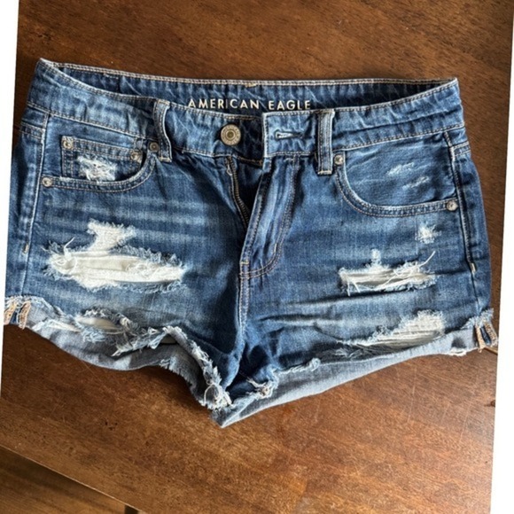 American Eagle Outfitters Pants - American Eagle Tomgirl Distressed Jean Shorts Women's Size 2 Blue Denim msrp $50